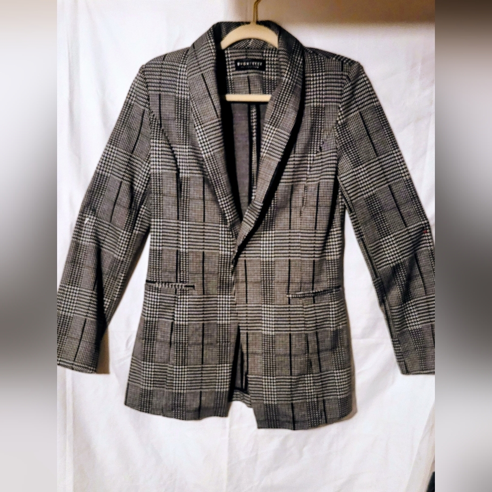 BAGATELLE Brand.. White Checkered Blazer.. (60)